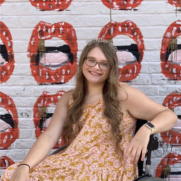 Meet your Posher, Kayla - Picture 1 of 1